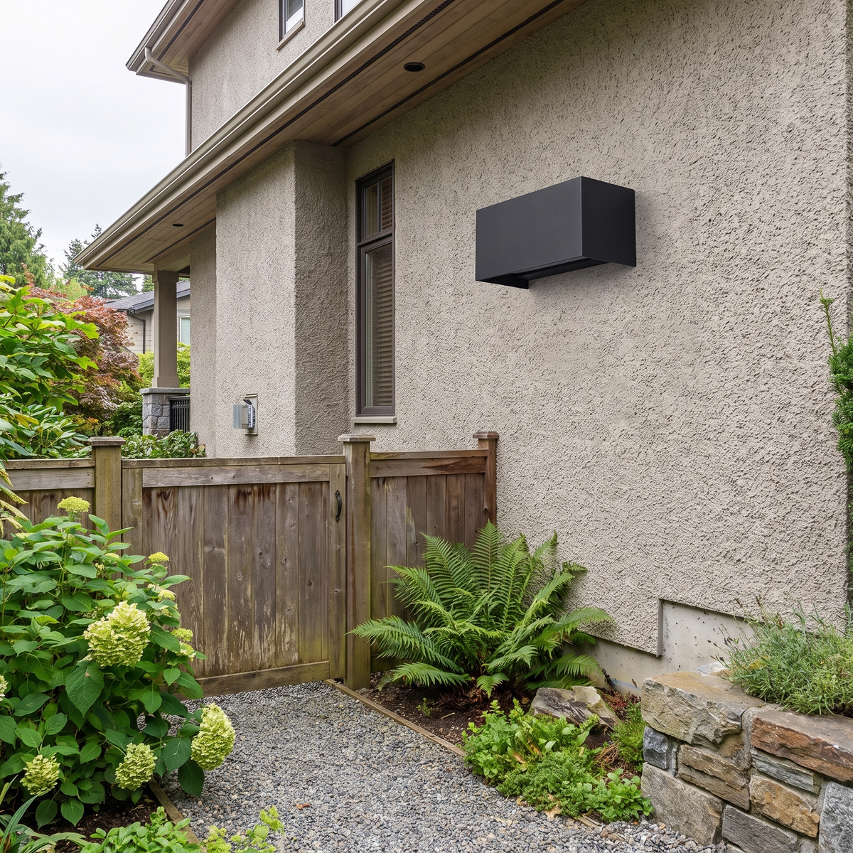 Outdoor light in use - alternate view