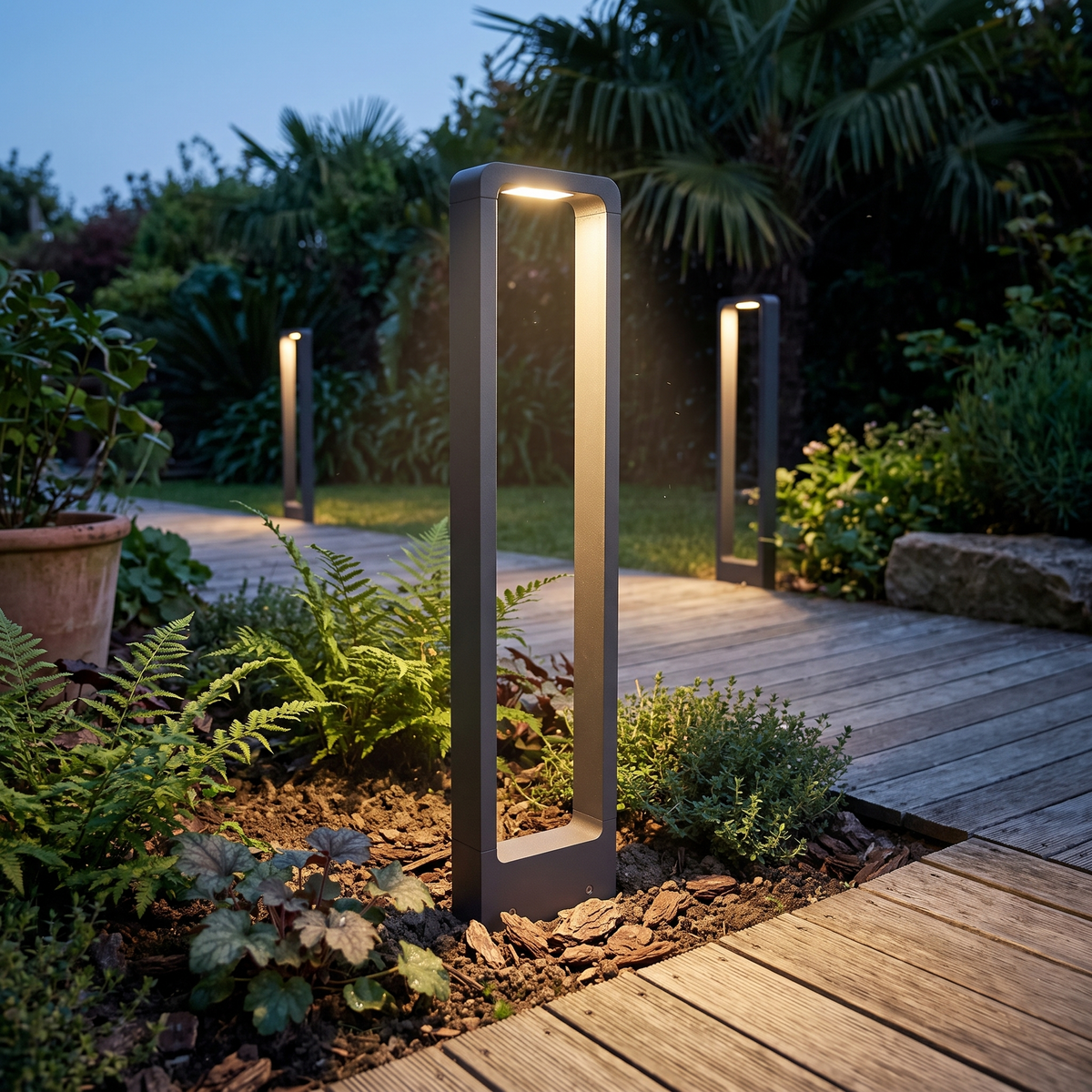 Outdoor light in use - lifestyle