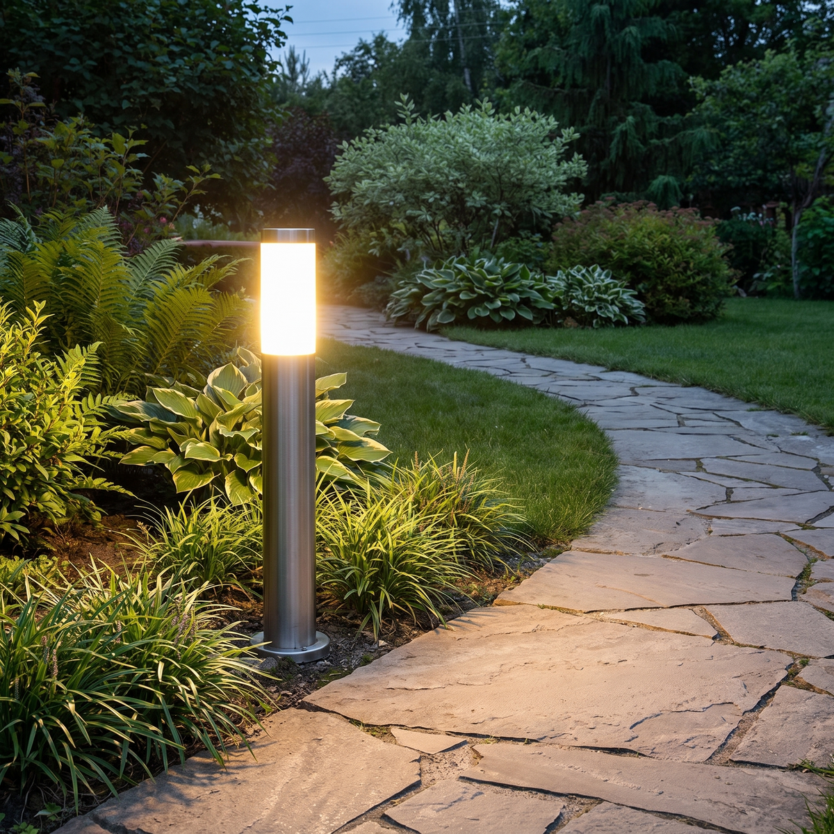 Outdoor light in use - lifestyle