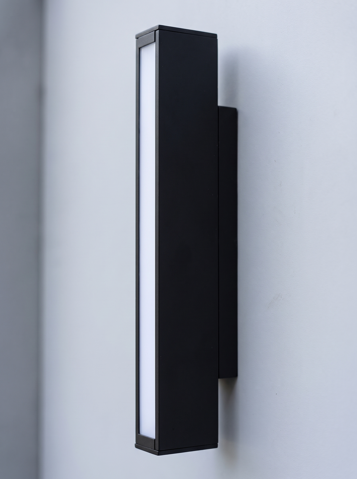 Black Strip LED Wall Light - detail